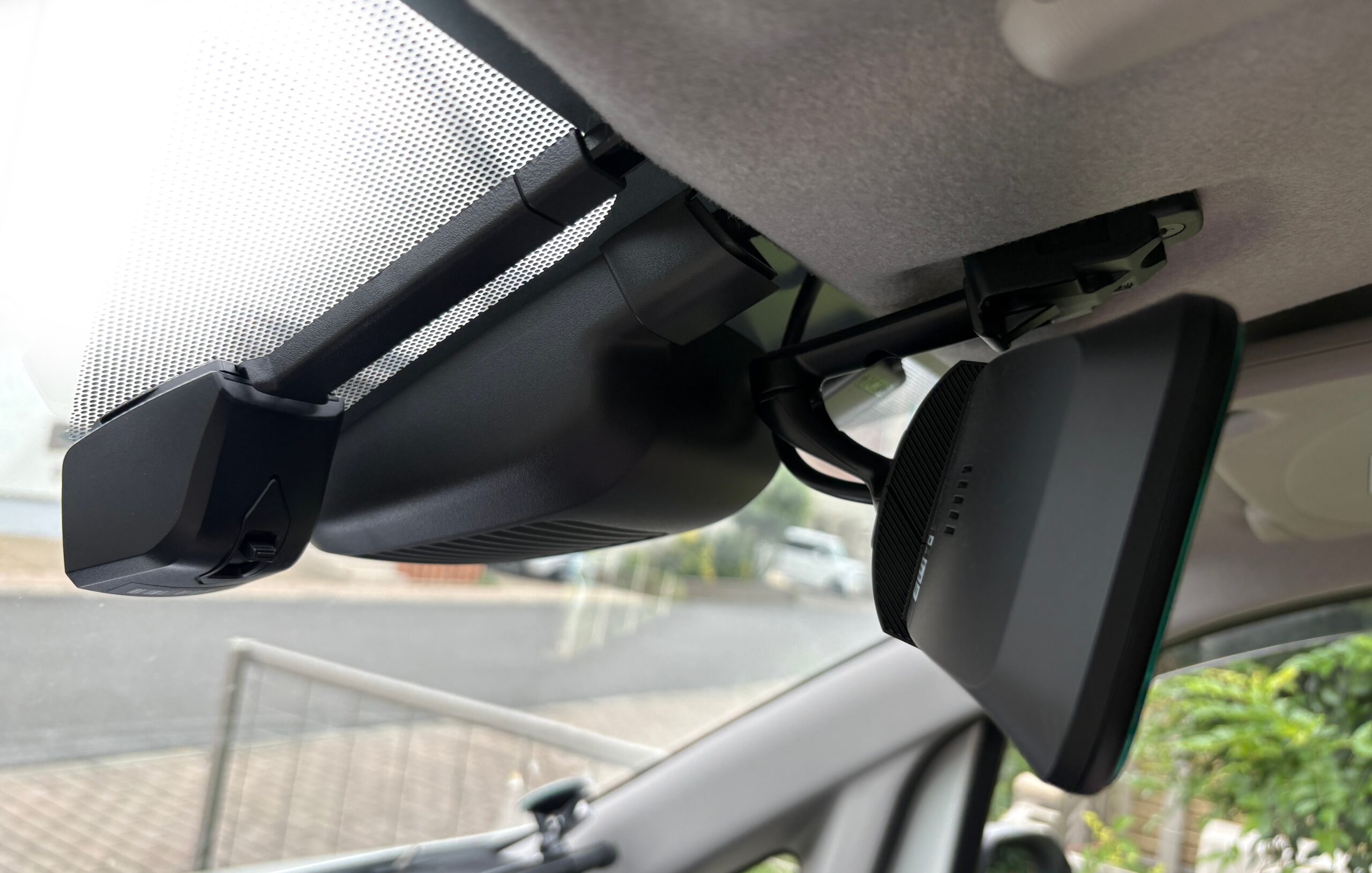 ちびキャンの車内に取り付けたPORMIDO PRD81Cデジタルインナーミラーの全体