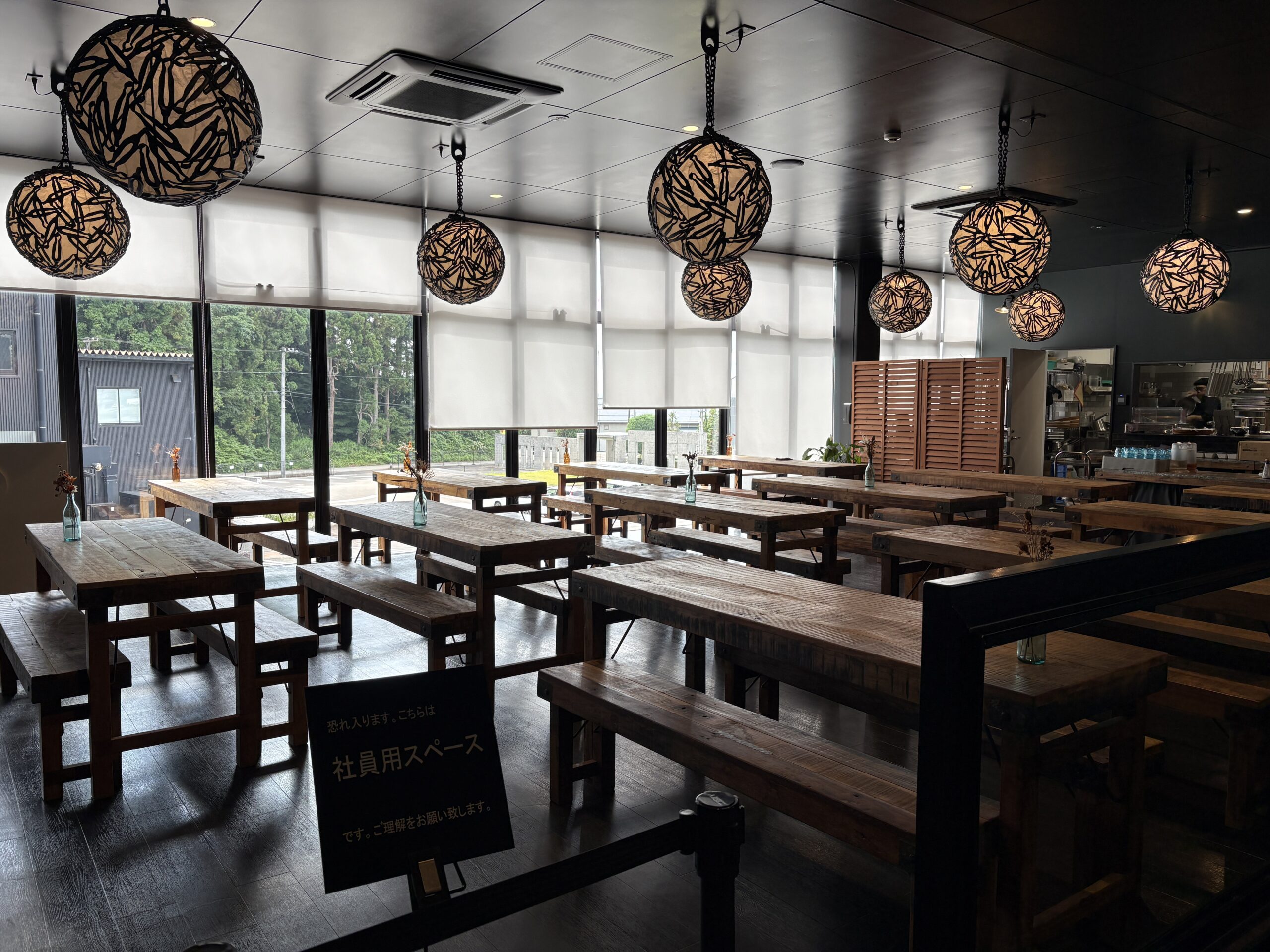 社員食堂を一般開放した RESTAURANT CUIQUIRIT の店内